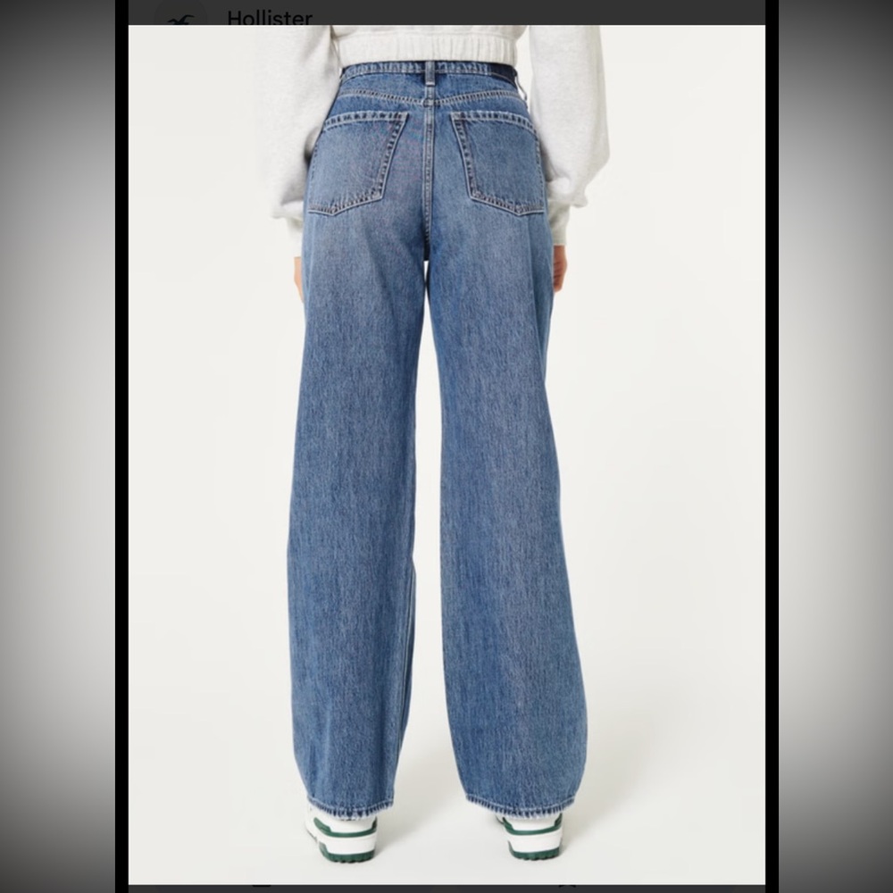 Hollister High-Rise Wide Leg Jeans in Medium Blue Wash